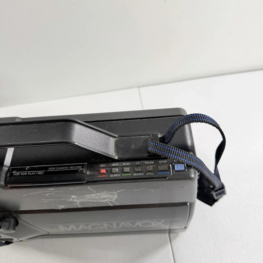 Vintage Magnavox Movie Maker VHS Camcorder CVJ310AV01 AS IS FOR PARTS REPAIR